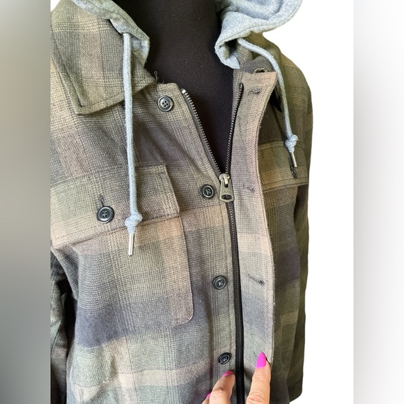 Levis Cotton Plaid Sherpa Lined Hoodie Jacket in Green Ombré, Size Small - Picture 6 of 14